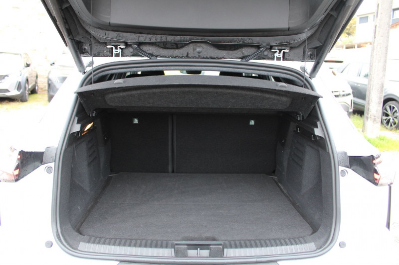 Photo 6 de l'offre de RENAULT SYMBIOZ I-CONIC 145 CV HYBRIDE GPS 3D CAMÃRA FULL LED USB PK ASSIST I-COKPIT BOITE AUTO à 30990€ chez Bougel transactions