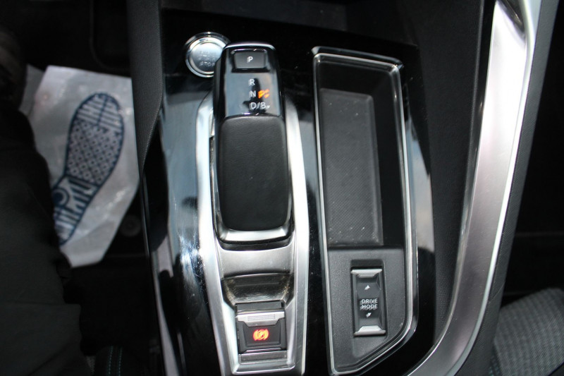 Photo 17 de l'offre de PEUGEOT 3008 PHASE 4 HYBRIDE 225 CV ALLURE PACK GPS 3D CAMÃRA RE USB JA 18 ATTELAGE BOITE AUTO EAT-8 à 22990€ chez Bougel transactions