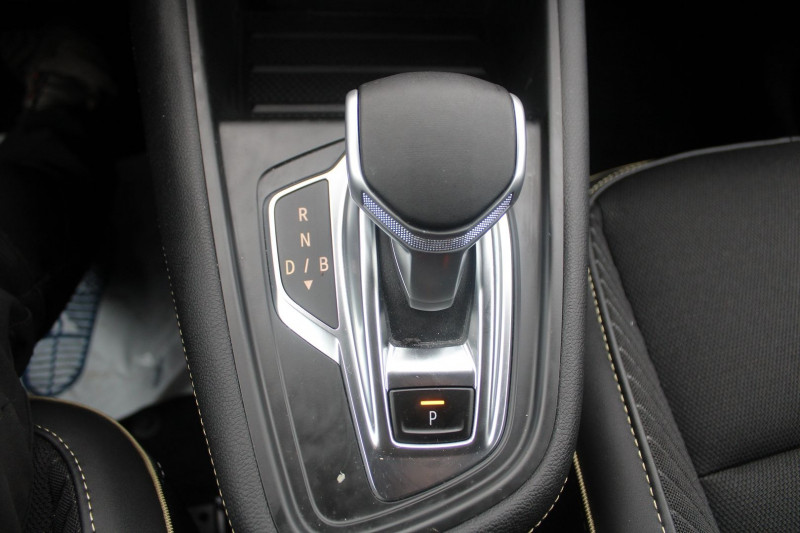 Photo 19 de l'offre de RENAULT SYMBIOZ I-CONIC 145 CV HYBRIDE GPS 3D CAMÃRA FULL LED USB PK ASSIST I-COKPIT BOITE AUTO à 30990€ chez Bougel transactions
