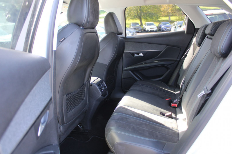 Photo 8 de l'offre de PEUGEOT 3008 III BLUE HDI 120 CV CROSSWAY GPS 3D CAMÃRA USB JA 18 I-COKPIT BLUETOOTH RÃGULATEUR à 14990€ chez Bougel transactions