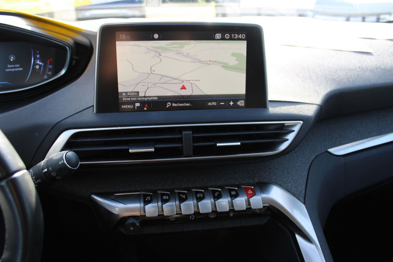 Photo 11 de l'offre de PEUGEOT 3008 III BLUE HDI 120 CV CROSSWAY GPS 3D CAMÃRA USB JA 18 I-COKPIT BLUETOOTH RÃGULATEUR à 14990€ chez Bougel transactions