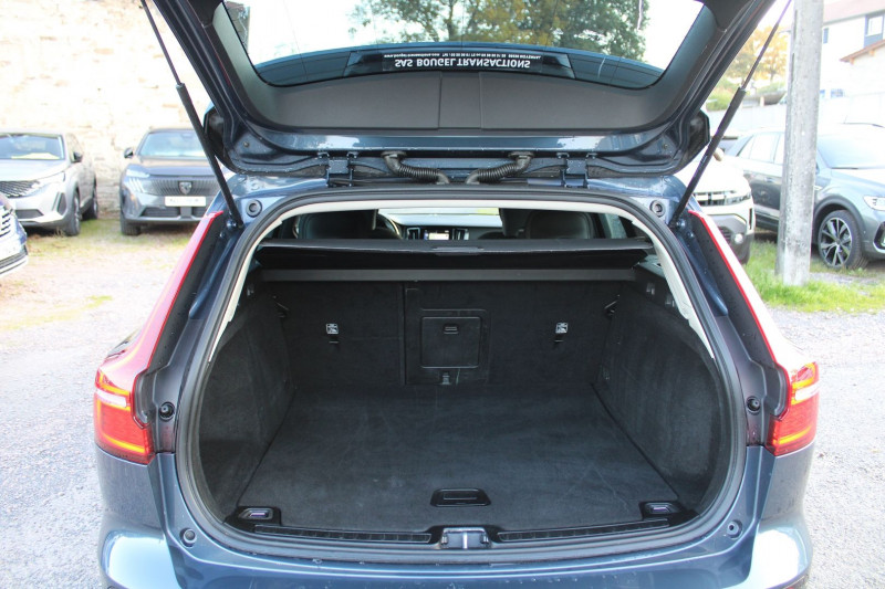Photo 6 de l'offre de VOLVO V60 BUSINESS 2L D3 150 CV GPS 3D CAMÃRA RE USB I-COKPIT FULL LED ATTELAGE BOITE AUTO à 17500€ chez Bougel transactions
