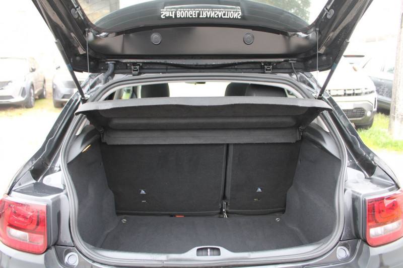 Photo 6 de l'offre de CITROEN C4 CACTUS RIP CURL 1L6 HDI 100 CV GPS 3D CAMÃRA USB JA 17 TOIT PANO BLUETOOTH RÃGULATEUR à 9990€ chez Bougel transactions