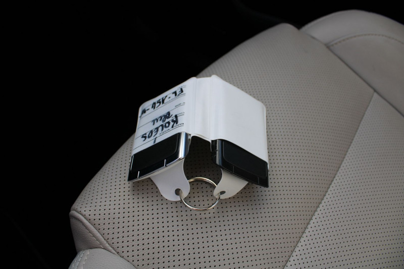 Photo 19 de l'offre de RENAULT KOLEOS II INTENSE 1L7 DCI 150 CV GPS 3D CAMÃRA I-COKPIT USB ATTELAGE TOIT PANO BOITE AUTO à 17990€ chez Bougel transactions