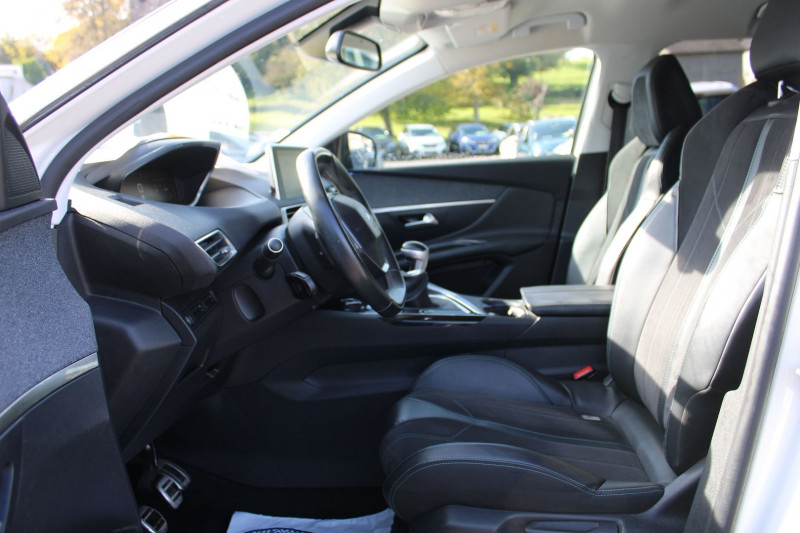 Photo 7 de l'offre de PEUGEOT 3008 III BLUE HDI 120 CV CROSSWAY GPS 3D CAMÃRA USB JA 18 I-COKPIT BLUETOOTH RÃGULATEUR à 14990€ chez Bougel transactions