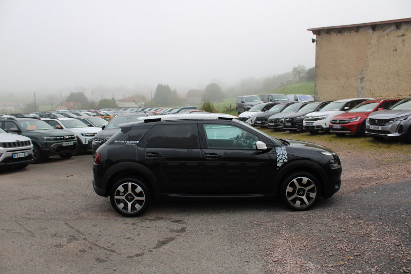 Photo 5 de l'offre de CITROEN C4 CACTUS RIP CURL 1L6 HDI 100 CV GPS 3D CAMÃRA USB JA 17 TOIT PANO BLUETOOTH RÃGULATEUR à 9990€ chez Bougel transactions
