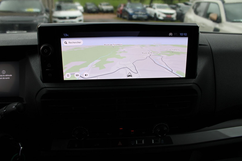 Photo 9 de l'offre de PEUGEOT EXPERT FG 1L5 BLUEHDI 120 DIESEL BOITE 6V GPS 3D USB RÃGULATEUR BLUETOOTH CAMÃRA DOUBLE à 26900€ chez Bougel transactions