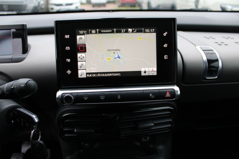 Photo 14 de l'offre de CITROEN C4 CACTUS RIP CURL 1L6 HDI 100 CV GPS 3D CAMÃRA USB JA 17 TOIT PANO BLUETOOTH RÃGULATEUR à 9990€ chez Bougel transactions
