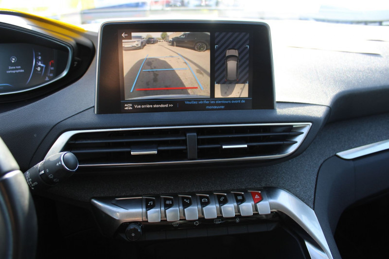 Photo 12 de l'offre de PEUGEOT 3008 III BLUE HDI 120 CV CROSSWAY GPS 3D CAMÃRA USB JA 18 I-COKPIT BLUETOOTH RÃGULATEUR à 14990€ chez Bougel transactions