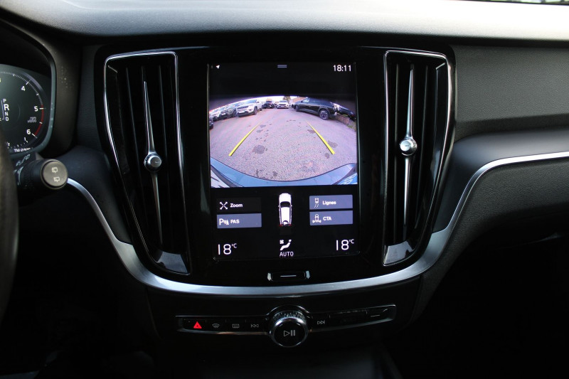 Photo 15 de l'offre de VOLVO V60 BUSINESS 2L D3 150 CV GPS 3D CAMÃRA RE USB I-COKPIT FULL LED ATTELAGE BOITE AUTO à 17500€ chez Bougel transactions
