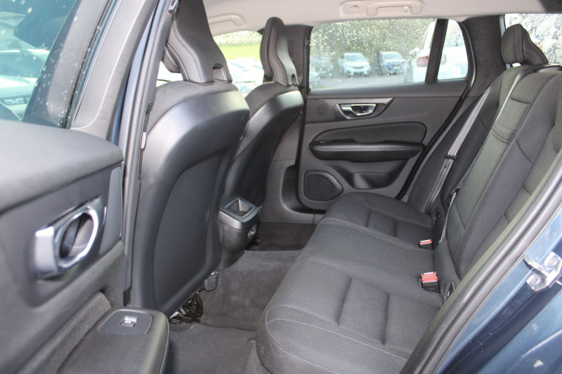 Photo 10 de l'offre de VOLVO V60 BUSINESS 2L D3 150 CV GPS 3D CAMÃRA RE USB I-COKPIT FULL LED ATTELAGE BOITE AUTO à 17500€ chez Bougel transactions