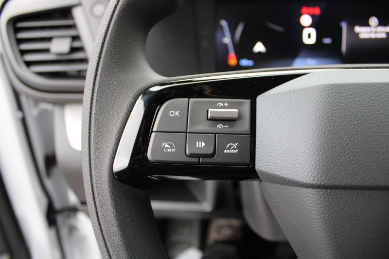 Photo 12 de l'offre de PEUGEOT EXPERT FG 1L5 BLUEHDI 120 DIESEL BOITE 6V GPS 3D USB RÃGULATEUR BLUETOOTH CAMÃRA DOUBLE à 26900€ chez Bougel transactions