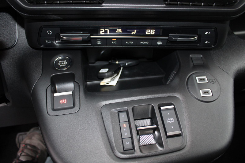 Photo 12 de l'offre de PEUGEOT PARTNER 5 HDI 130 CV AFFAIRE GPS CAMÃRA AUDIO USB FULL LED BOITE AUTO EAT-8 TVA=20750 E HT à 24900€ chez Bougel transactions