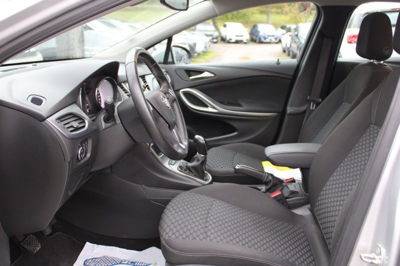 Photo 7 de l'offre de OPEL ASTRA III 1L6 CDTI 110 CV EDITION BOITE 6V DIESEL GPS USB MÃDIA LEDS RÃGULATEUR BLUETOOTH à 10500€ chez Bougel transactions