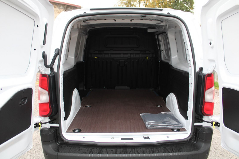 Photo 6 de l'offre de PEUGEOT PARTNER 5 HDI 130 CV AFFAIRE GPS CAMÃRA AUDIO USB FULL LED BOITE AUTO EAT-8 TVA=20750 E HT à 24900€ chez Bougel transactions