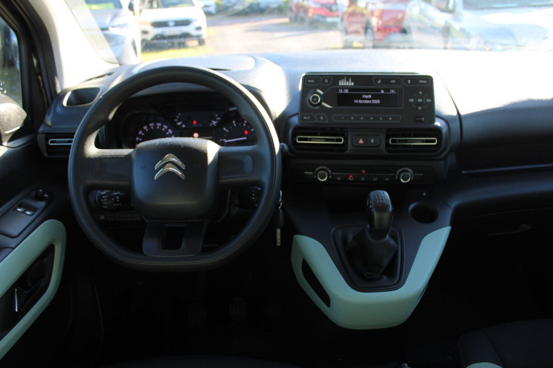 Photo 9 de l'offre de CITROEN BERLINGO 4 BLUEHDI 100 CV FEEL CLIMAT ABS USB ESP RÃGULATEUR BLUETOOTH ORDI DE BORD à 14900€ chez Bougel transactions