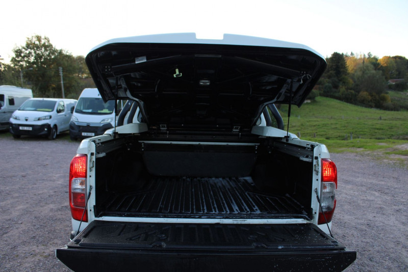 Photo 6 de l'offre de NISSAN NAVARA 2L3 DCI 190 CV DIESEL 4X4 PICK UP CAMÃRA 360 GPS USB FULL LEDS CUIR ABS ATTELAGE à 25900€ chez Bougel transactions