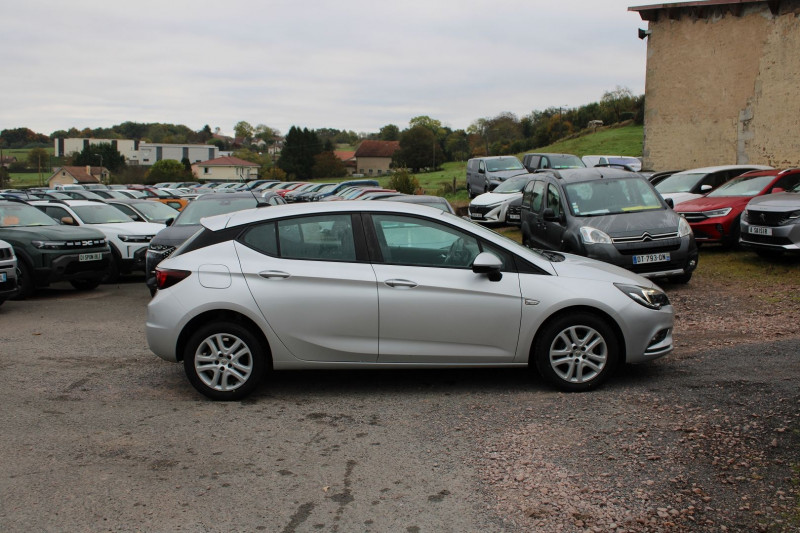 Photo 5 de l'offre de OPEL ASTRA III 1L6 CDTI 110 CV EDITION BOITE 6V DIESEL GPS USB MÃDIA LEDS RÃGULATEUR BLUETOOTH à 10500€ chez Bougel transactions