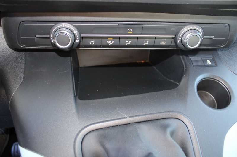 Photo 13 de l'offre de CITROEN BERLINGO 4 BLUEHDI 100 CV FEEL CLIMAT ABS USB ESP RÃGULATEUR BLUETOOTH ORDI DE BORD à 14900€ chez Bougel transactions