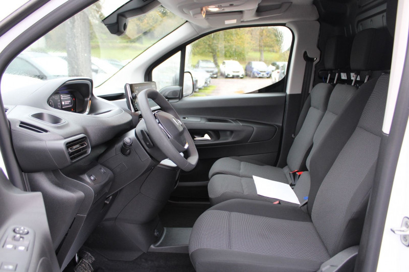 Photo 7 de l'offre de PEUGEOT PARTNER 5 HDI 130 CV AFFAIRE GPS CAMÃRA AUDIO USB FULL LED BOITE AUTO EAT-8 TVA=20750 E HT à 24900€ chez Bougel transactions