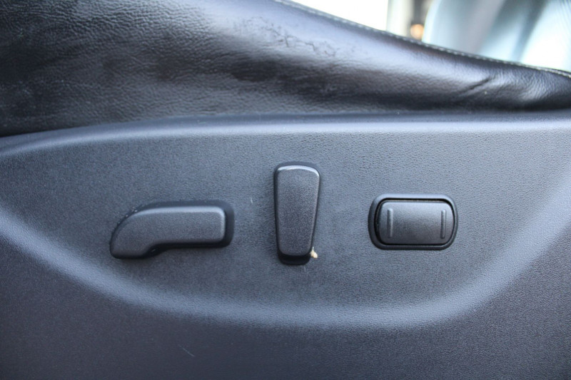 Photo 13 de l'offre de NISSAN NAVARA 2L3 DCI 190 CV DIESEL 4X4 PICK UP CAMÃRA 360 GPS USB FULL LEDS CUIR ABS ATTELAGE à 25900€ chez Bougel transactions