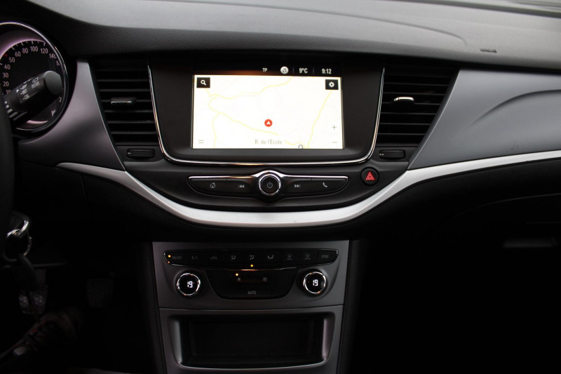 Photo 11 de l'offre de OPEL ASTRA III 1L6 CDTI 110 CV EDITION BOITE 6V DIESEL GPS USB MÃDIA LEDS RÃGULATEUR BLUETOOTH à 10500€ chez Bougel transactions
