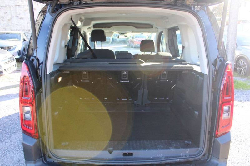 Photo 6 de l'offre de CITROEN BERLINGO 4 BLUEHDI 100 CV FEEL CLIMAT ABS USB ESP RÃGULATEUR BLUETOOTH ORDI DE BORD à 14900€ chez Bougel transactions