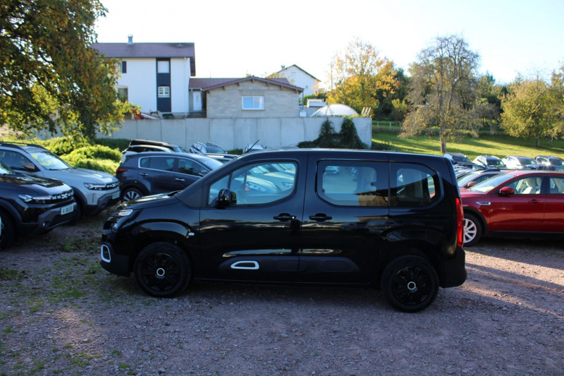 Photo 16 de l'offre de CITROEN BERLINGO 4 BLUEHDI 100 CV FEEL CLIMAT ABS USB ESP RÃGULATEUR BLUETOOTH ORDI DE BORD à 14900€ chez Bougel transactions