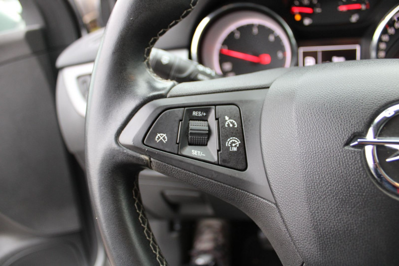Photo 10 de l'offre de OPEL ASTRA III 1L6 CDTI 110 CV EDITION BOITE 6V DIESEL GPS USB MÃDIA LEDS RÃGULATEUR BLUETOOTH à 10500€ chez Bougel transactions