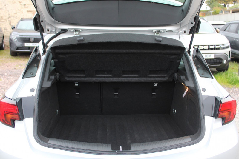 Photo 6 de l'offre de OPEL ASTRA III 1L6 CDTI 110 CV EDITION BOITE 6V DIESEL GPS USB MÃDIA LEDS RÃGULATEUR BLUETOOTH à 10500€ chez Bougel transactions