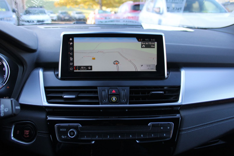 Photo 15 de l'offre de BMW SERIE 2 ACTIVETOURER 136 218IA SPORT BOITE AUTO DKG-7 CAMÃRA FULL LEDS GRAND GPS 3D USB PACK M' JA 1 à 19900€ chez Bougel transactions