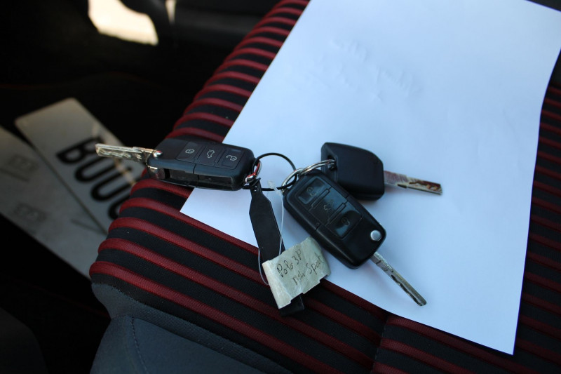 Photo 11 de l'offre de VOLKSWAGEN POLO SPORT 1L9 TDI 100 CV CLIM RE AUDIO MP3 RÃGULATEUR SIÃGES BACQUET ROUE DE SECOURS à 6500€ chez Bougel transactions