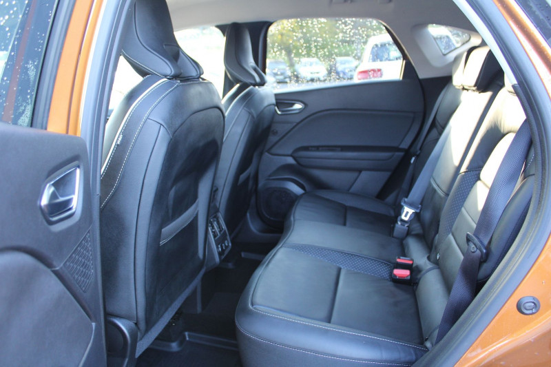 Photo 10 de l'offre de RENAULT CAPTUR 4 INTENSE TCE 130 BOITE AUTO EDC7 GPS USB CAMÃRA 360 CUIR ABS JA 17 FULL LEDS ESP à 16900€ chez Bougel transactions