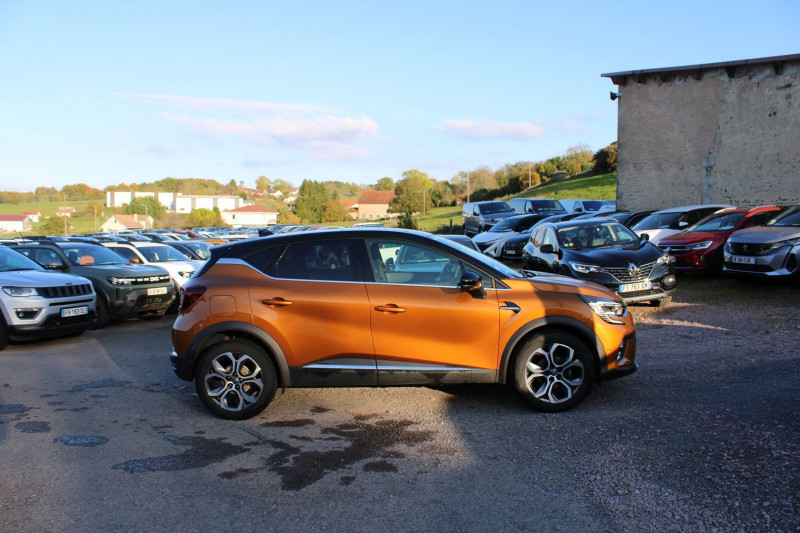 Photo 5 Renault CAPTUR 4 INTENSE TCE 130 BOITE AUTO EDC7 GPS USB CAMÃRA 360 CUIR ABS JA 17 FULL LEDS ESP Essence ORANGE/ TOIT NOIR en vente chez Bougel transactions Photo 5 de l'offre de RENAULT CAPTUR 4 INTENSE TCE 130 BOITE AUTO EDC7 GPS USB CAMÃRA 360 CUIR ABS JA 17 FULL LEDS ESP à 16900€ chez Bougel transactions