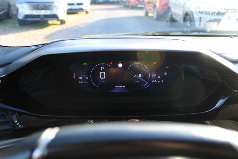 Photo 16 de l'offre de PEUGEOT 308 PHASE 4 BLUE HDI 130 CV GT CAMÃRA GPS 3D RE USB JA 18 I-COKPIT FULL LED BOITE AUTO EAT-8 à 23500€ chez Bougel transactions