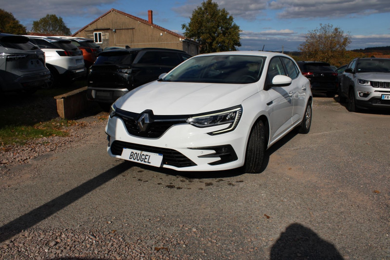 Photo 4 de l'offre de RENAULT MEGANE IV BLUE DCI 115 CV BUSINESS GPS 3D I-COKPIT AUDIO USB FULL LED BLUETOOTH RÃGULATEUR à 14990€ chez Bougel transactions