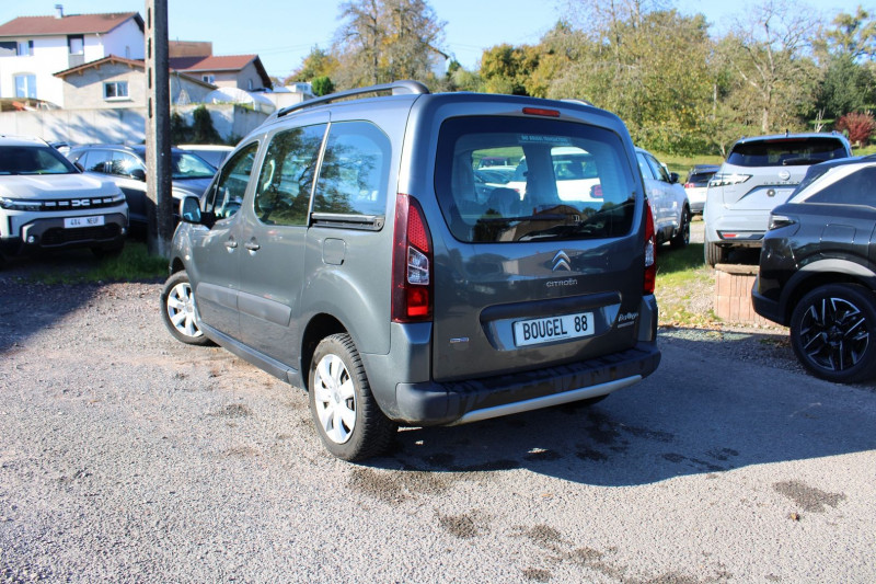 Photo 3 de l'offre de CITROEN BERLINGO III MULTISPACE 1L6 HDI 100 CV FEEL ABS RÃGULATEUR CLIMAT LEDS HIFI LASER  5 PLACES à 10990€ chez Bougel transactions