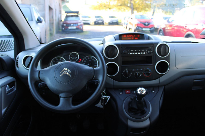 Photo 9 de l'offre de CITROEN BERLINGO III MULTISPACE 1L6 HDI 100 CV FEEL ABS RÃGULATEUR CLIMAT LEDS HIFI LASER  5 PLACES à 10990€ chez Bougel transactions
