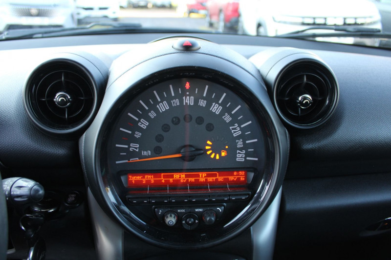 Photo 11 de l'offre de MINI CLUBMAN ONE DIESEL 90 CV CLIM AUDIO MP3 JA 16 REBLUETOOTH RADAR MÃTAL 5 PORTES BOITE 6 à 12500€ chez Bougel transactions