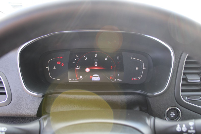 Photo 14 de l'offre de RENAULT MEGANE IV BLUE DCI 115 CV BUSINESS GPS 3D I-COKPIT AUDIO USB FULL LED BLUETOOTH RÃGULATEUR à 14990€ chez Bougel transactions