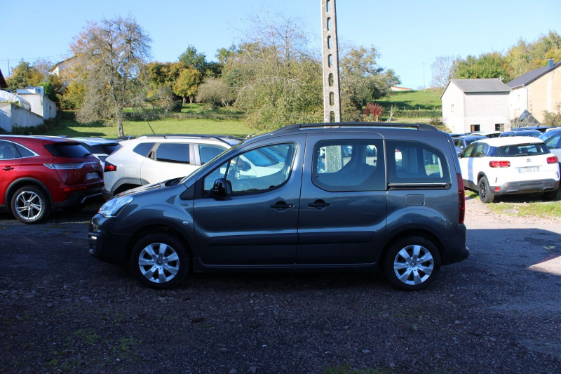 Photo 5 de l'offre de CITROEN BERLINGO III MULTISPACE 1L6 HDI 100 CV FEEL ABS RÃGULATEUR CLIMAT LEDS HIFI LASER  5 PLACES à 10990€ chez Bougel transactions