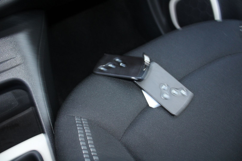 Photo 16 de l'offre de RENAULT CAPTUR II TCE 90 CV ENERGY BUSINESS GPS CAMERA CLIM AUTO REGULATEUR à 11500€ chez Bougel transactions