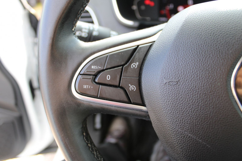 Photo 9 de l'offre de RENAULT MEGANE IV BLUE DCI 115 CV BUSINESS GPS 3D I-COKPIT AUDIO USB FULL LED BLUETOOTH RÃGULATEUR à 14990€ chez Bougel transactions