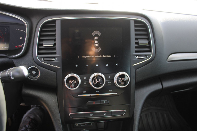 Photo 11 de l'offre de RENAULT MEGANE IV BLUE DCI 115 CV BUSINESS GPS 3D I-COKPIT AUDIO USB FULL LED BLUETOOTH RÃGULATEUR à 14990€ chez Bougel transactions