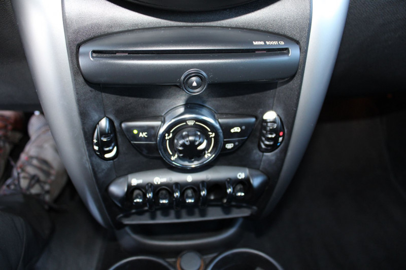 Photo 12 de l'offre de MINI CLUBMAN ONE DIESEL 90 CV CLIM AUDIO MP3 JA 16 REBLUETOOTH RADAR MÃTAL 5 PORTES BOITE 6 à 12500€ chez Bougel transactions