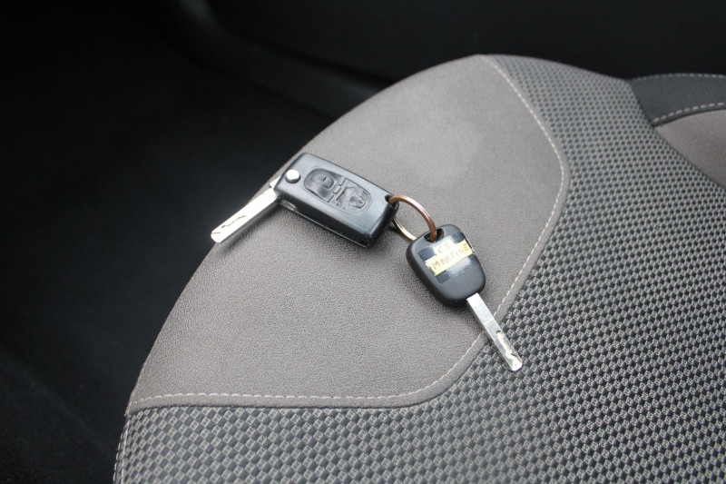 Photo 13 de l'offre de CITROEN C3 II 1.4 E-HDI70 CONFORT BMP5 à 8990€ chez Bougel transactions