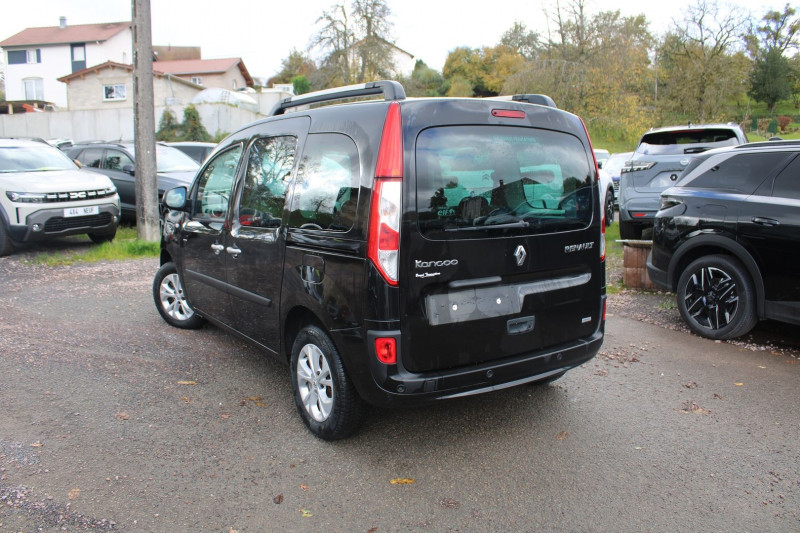 Photo 3 de l'offre de RENAULT KANGOO III 1L2 TCE 115 CV LIMITED FAMILY CLIM ABS RÃGULATEUR BLUETOOTH AUDIO MP3  BOITE 6V à 12500€ chez Bougel transactions