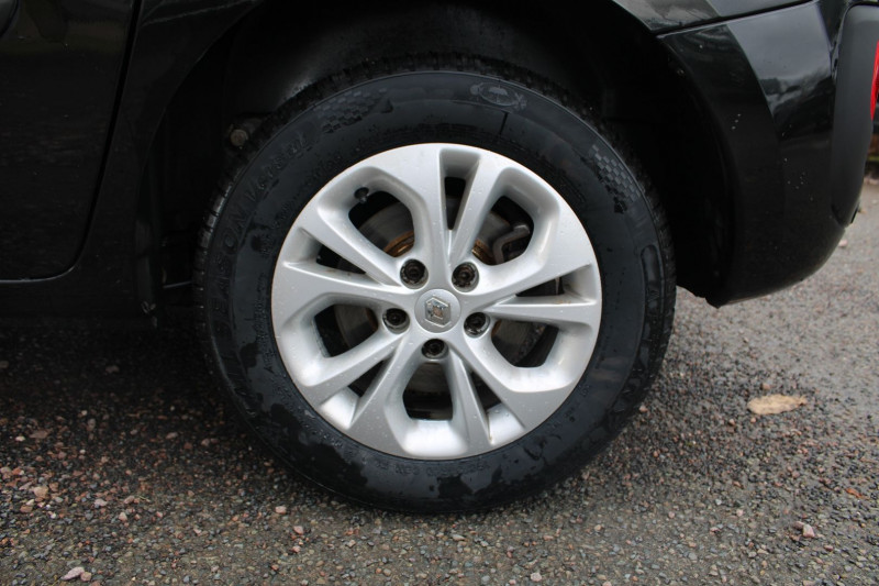 Photo 7 de l'offre de RENAULT KANGOO III 1L2 TCE 115 CV LIMITED FAMILY CLIM ABS RÃGULATEUR BLUETOOTH AUDIO MP3  BOITE 6V à 12500€ chez Bougel transactions