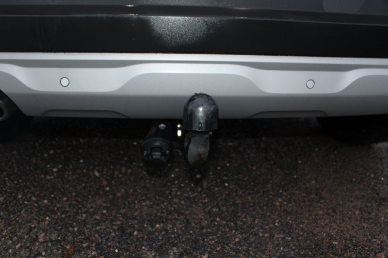 Photo 7 de l'offre de RENAULT CAPTUR 4 TCE 100 INTENSE BOITE 6V BICOLOR CUIR CAMÃRA GPS USB JANTES 17 CLIM AUTO LEDS à 16500€ chez Bougel transactions