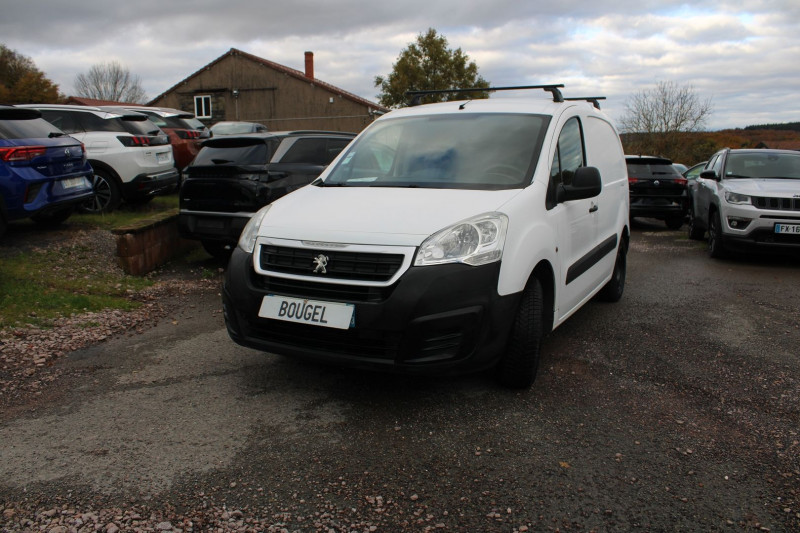 Photo 4 de l'offre de PEUGEOT PARTNER II 1L6 VTI 100 CV CONFORT PACK CD CLIM RÃGULATEUR BLUETOOTH ATTELAGE  3 PLACES à 6990€ chez Bougel transactions